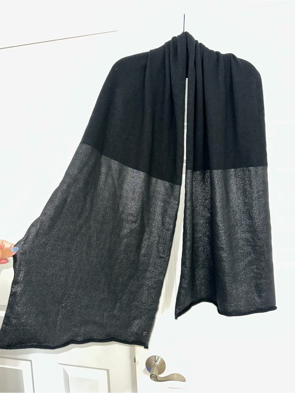 lululemon athletica Black/Silver Wrap Scarf